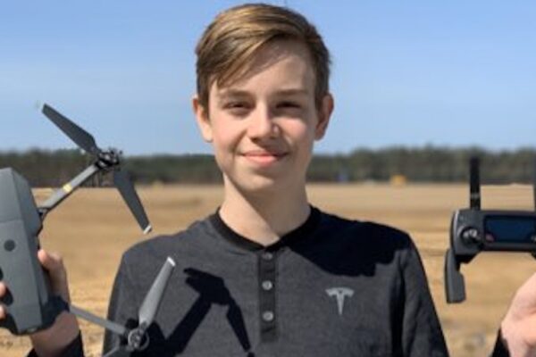 13-jähriger Youtuber bekommt persönliche Erlaubnis zu Drohnenaufnahmen von Elon Musk