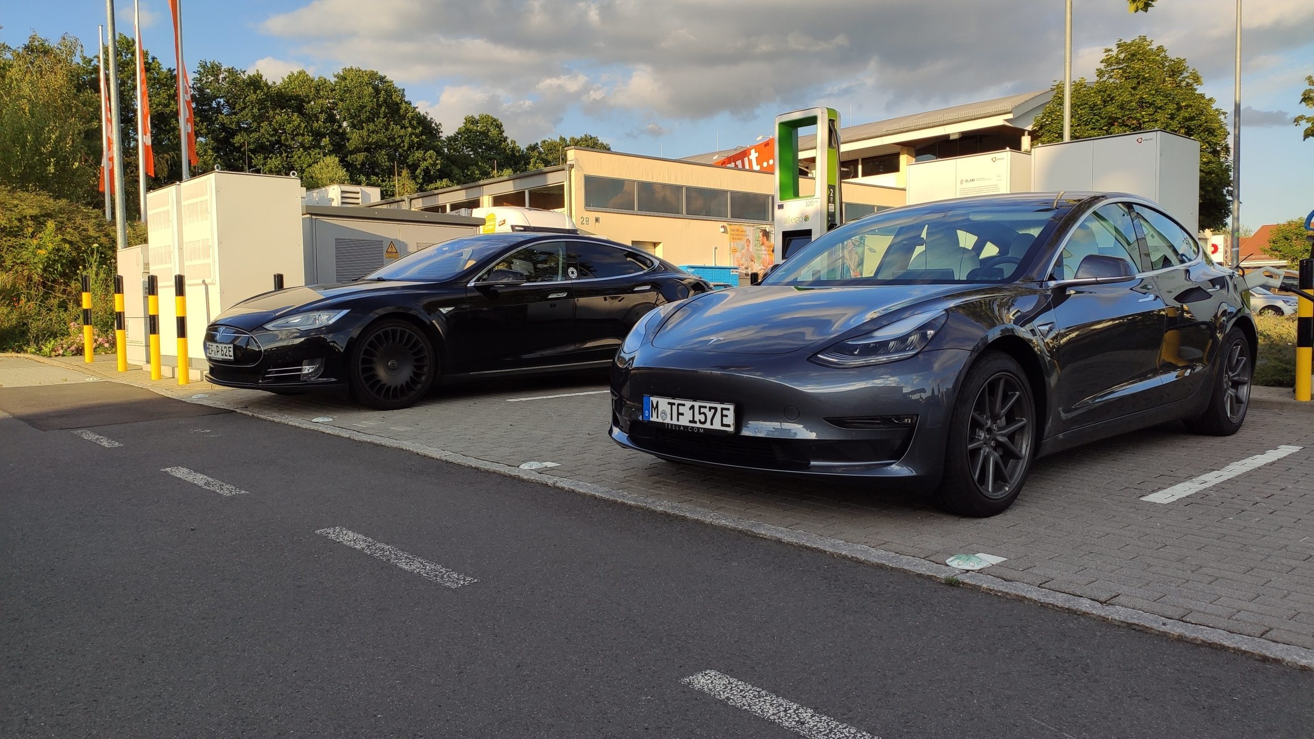 Aero-Felgen für Tesla Model 3 reduzieren Autobahn-Verbrauch >