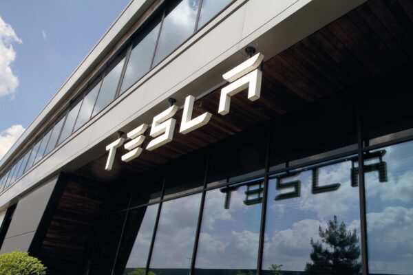 Tesla-Standort Dortmund-Holzwickede eröffnet