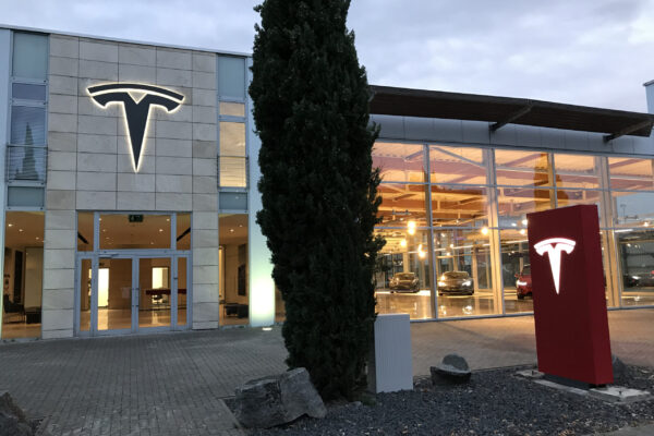 Neues Tesla Center für Mannheim/Ludwigshafen/Heidelberg eröffnet