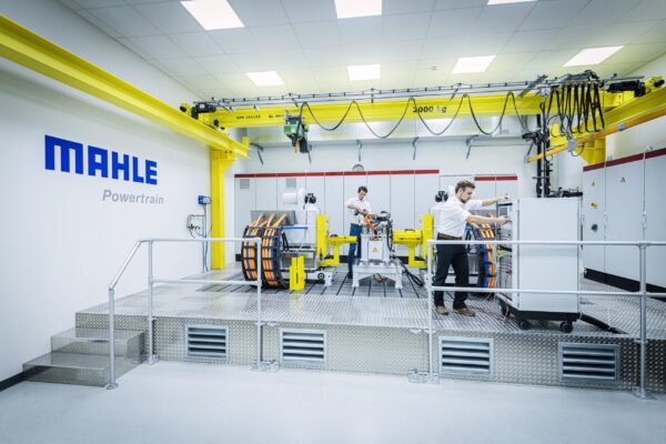 Mahle eröffnet Testanlage für E-Autos in Stuttgart