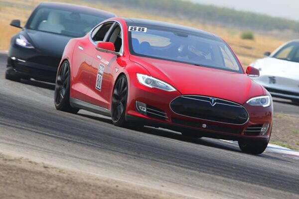 Tesla auf einer echten Rennstrecke fahren: TeslaCorsa am Salzburgring