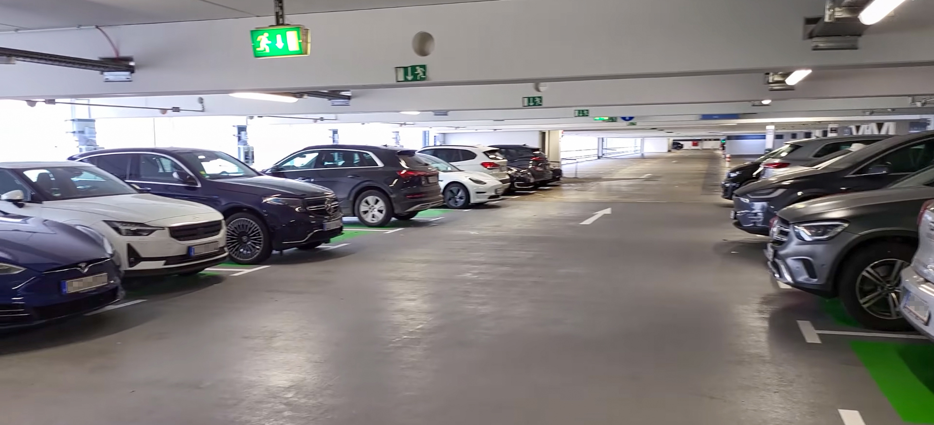 Flughafen München Parkplätze E-Autos