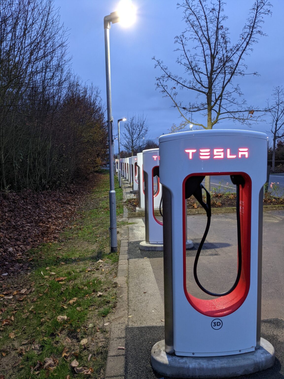 Offizielle TeslaInfos zur SuperchargerÖffnung T&Emagazin