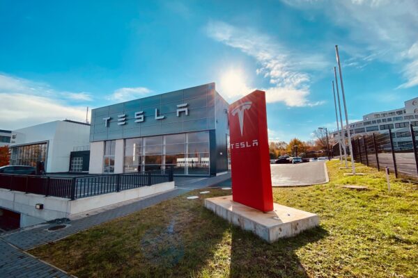 Tesla Center Dresden eröffnet