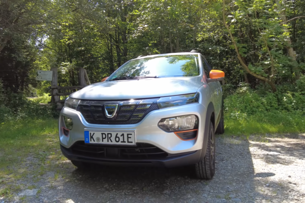 Car Maniac: Dacia Spring Electric