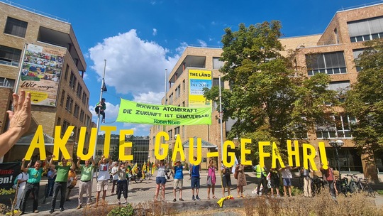 Anti-Atom-Protest vor Umweltministerium in Stuttgart