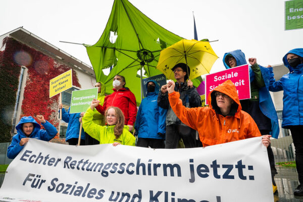 24.000 demonstrierten: Solidarisch durch die Krise – soziale Sicherheit schaffen & fossile Abhängigkeiten beenden