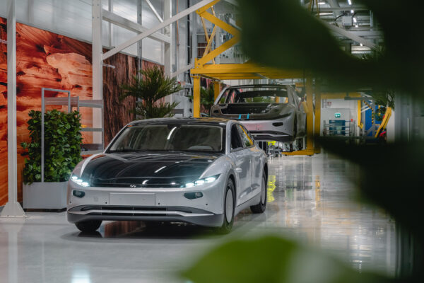 Lightyear startet die Serienproduktion eines Solar-Elektrofahrzeugs