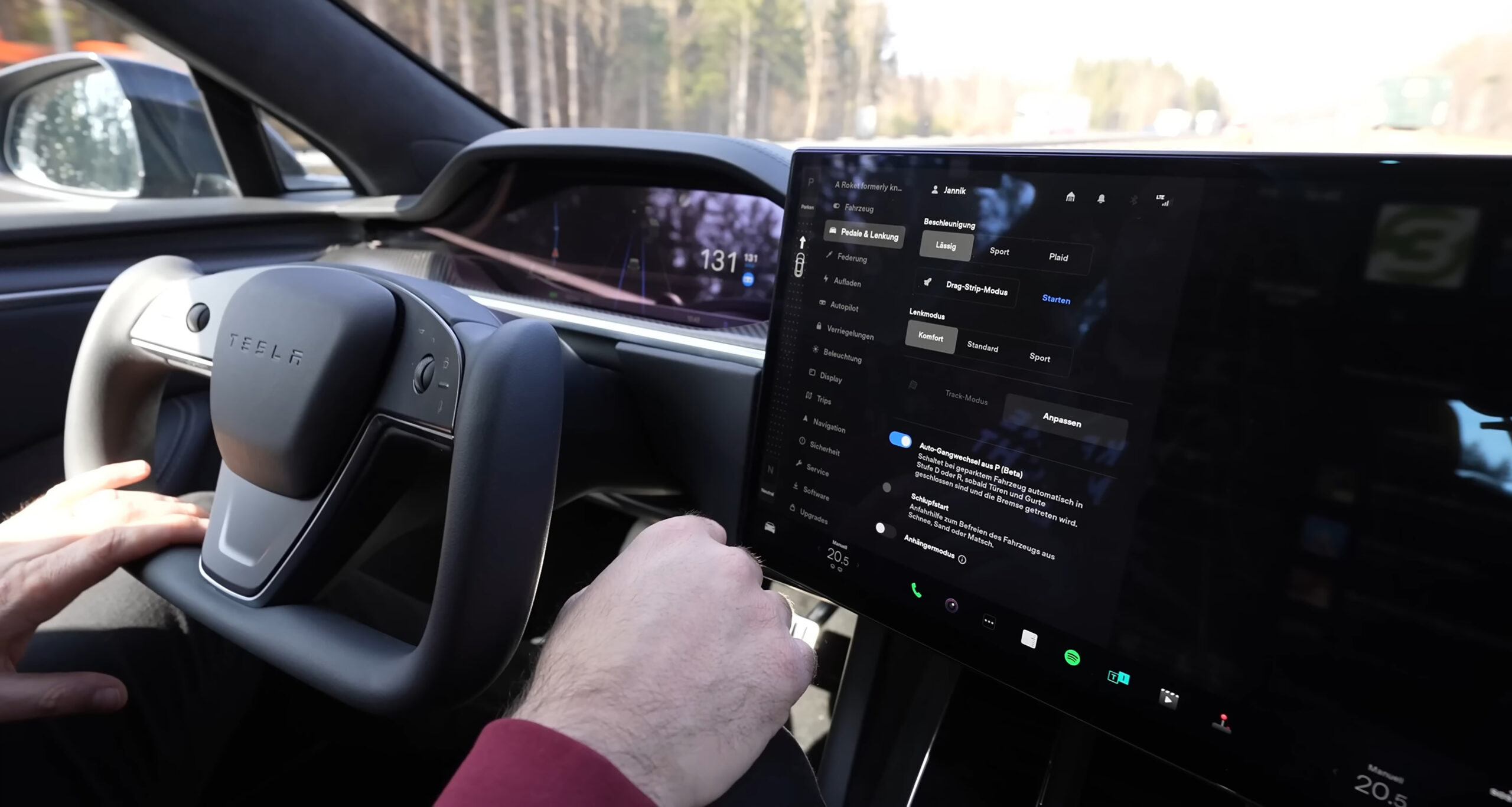 Car Maniac fährt Tesla Model S Plaid - T&Emagazin