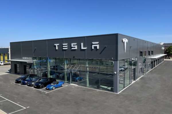 Tesla feiert doppelte Premiere in NRW