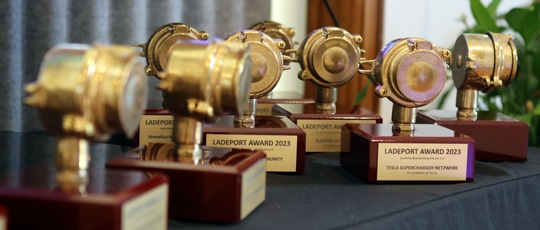 Vierter Ladeport-Award ehrt elektromobile Hartnäckigkeit im Tourismus 