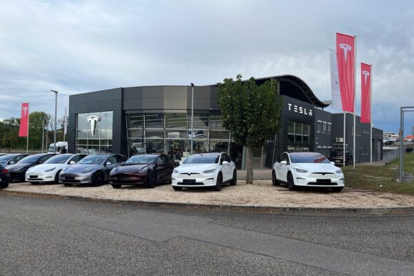 Tesla mit weiterem Standort in Weinstadt bei Stuttgart
