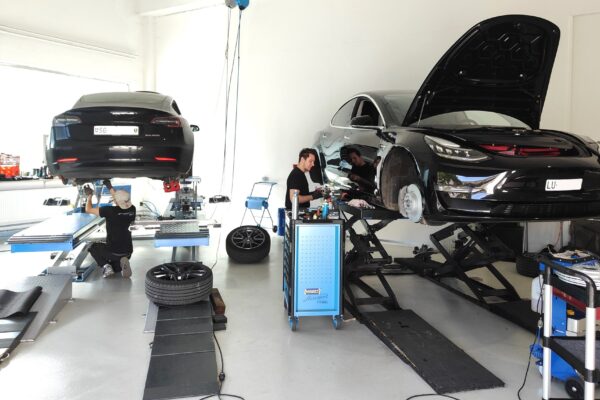 Wie viel Wartung benötigt ein TESLA?