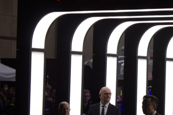 Tor zur Hölle – Ein Tesla-Treffen in Fulda?