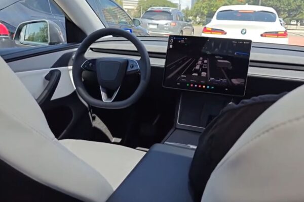Teslas Kamera, die das Alter schätzt: Sicherheitsgewinn oder Überwachung auf Rädern?