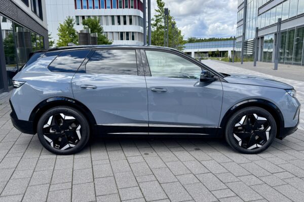 E-Auto-Test: Der neue Opel Grandland mit Allradantrieb & 325 PS E-Auto-Test: Der neue Opel Grandland mit Allradantrieb & 325 PS