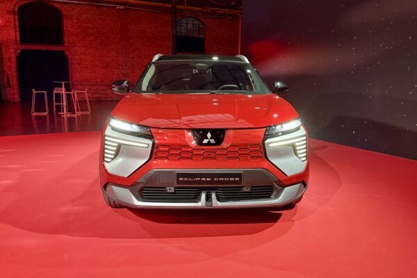 Weltpremiere Mitsubishi Eclipse Cross Electric