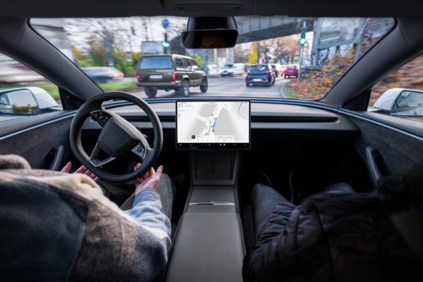 Tesla ermöglicht bis Ende Dezember in Europa Full Self-Driving (Supervised) auf Demo-Fahrten für jederman