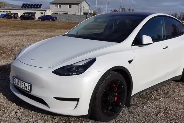 Wartungsfrei ist nicht sorgenfrei: Was braucht ein Tesla wirklich ?